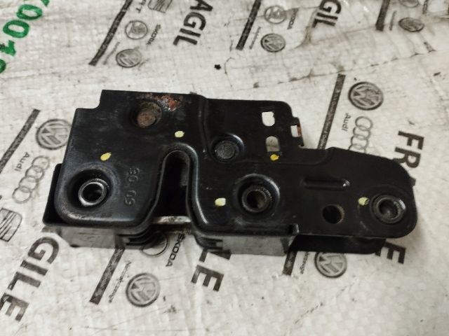 bontott AUDI A5 Motorháztető Zárszerkezet