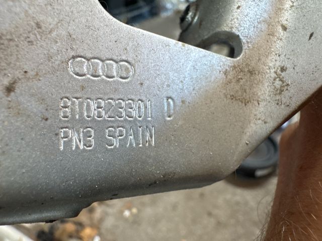 bontott AUDI A5 Motorháztető Zsanér Pár