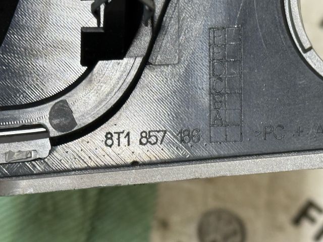 bontott AUDI A5 Multifunkciós Kijelző Keret