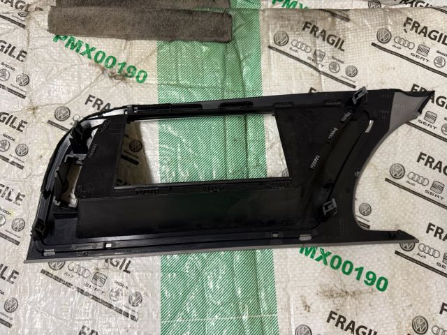 bontott AUDI A5 Multifunkciós Kijelző Keret