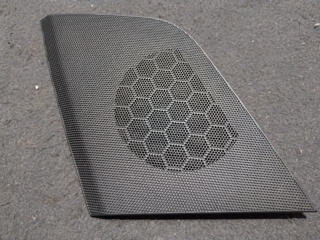 bontott AUDI A5 Műszerfal Bal Hangszóró Burkolat