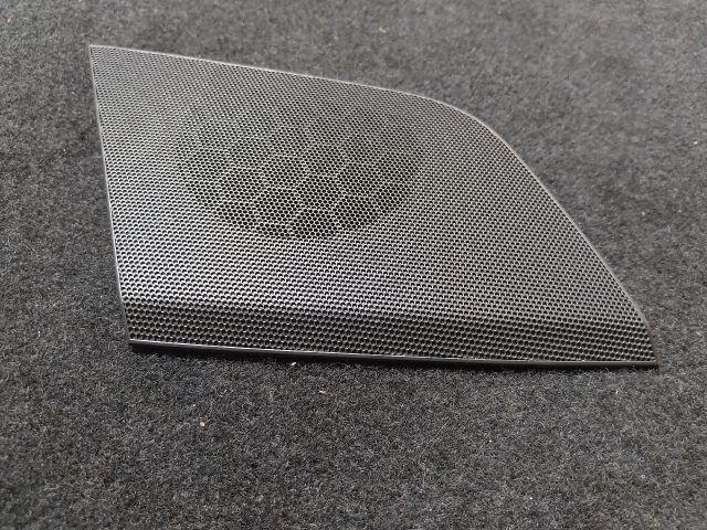 bontott AUDI A5 Műszerfal Jobb Hangszóró Burkolat