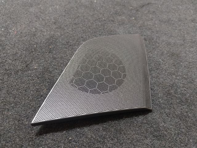 bontott AUDI A5 Műszerfal Jobb Hangszóró Burkolat