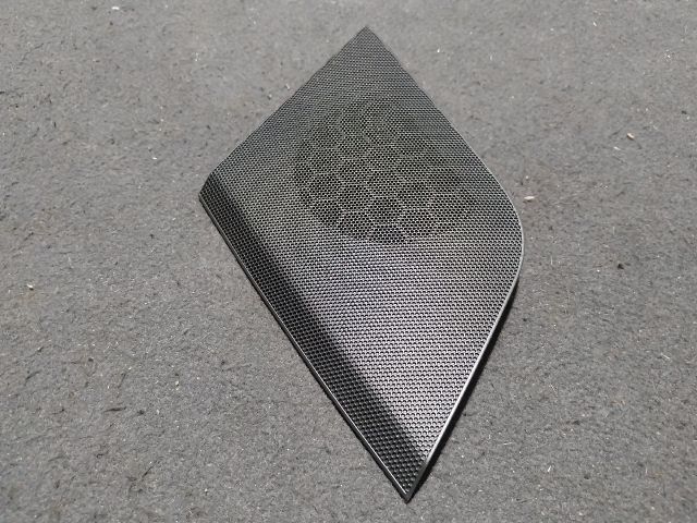 bontott AUDI A5 Műszerfal Jobb Hangszóró Burkolat