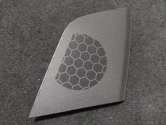 bontott AUDI A5 Műszerfal Jobb Hangszóró Burkolat