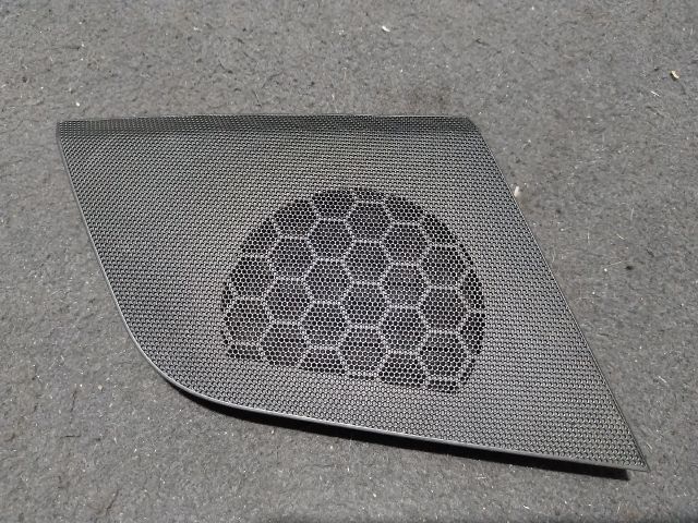 bontott AUDI A5 Műszerfal Jobb Hangszóró Burkolat