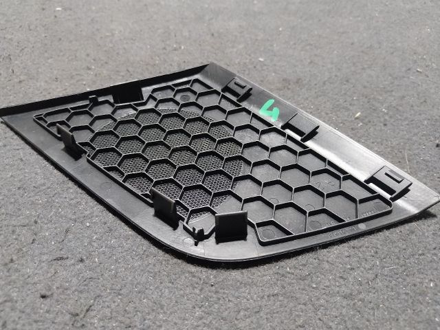 bontott AUDI A5 Műszerfal Jobb Hangszóró Burkolat