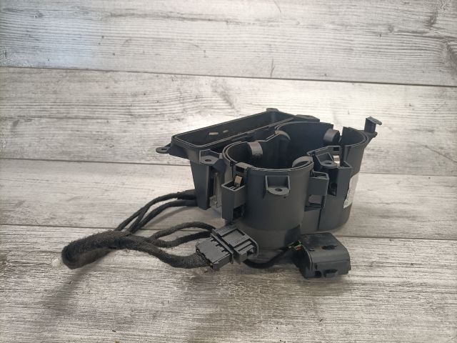 bontott AUDI A5 Pohártartó