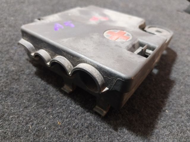 bontott AUDI A5 Pozitív Kábel Elosztó