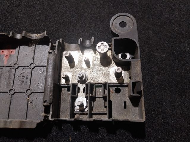 bontott AUDI A5 Pozitív Kábel Elosztó