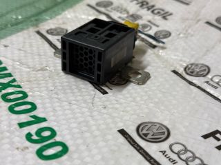 bontott AUDI A5 Pozitív Kábel Elosztó