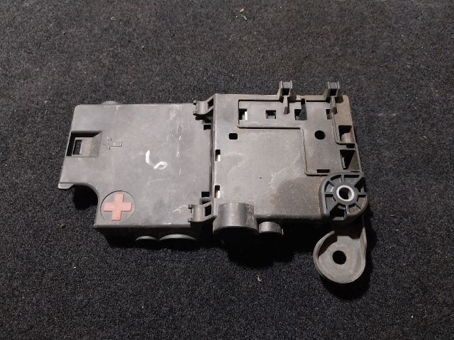 bontott AUDI A5 Pozitív Kábel Elosztó