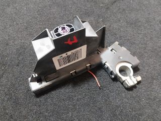 bontott AUDI A5 Pozitív Kábel Elosztó