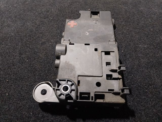 bontott AUDI A5 Pozitív Kábel Elosztó