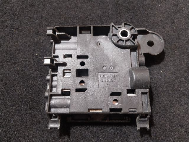 bontott AUDI A5 Pozitív Kábel Elosztó