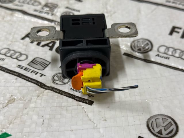 bontott AUDI A5 Pozitív Kábel Elosztó