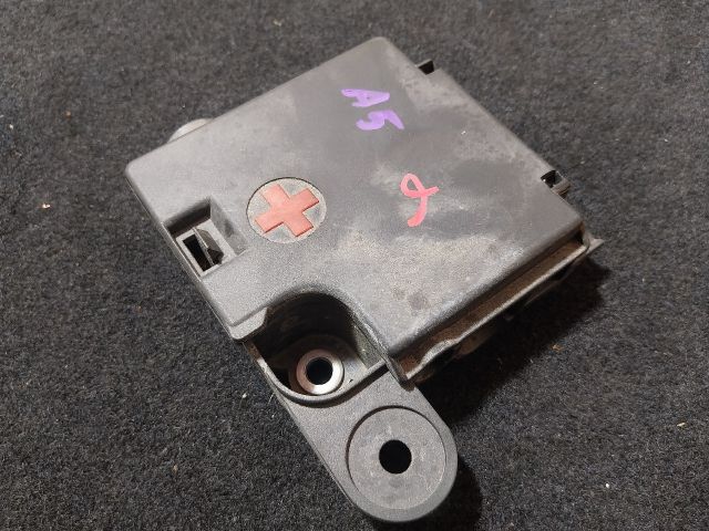 bontott AUDI A5 Pozitív Kábel Elosztó