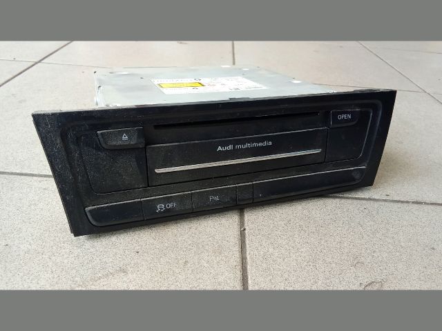 bontott AUDI A5 Rádió / CD