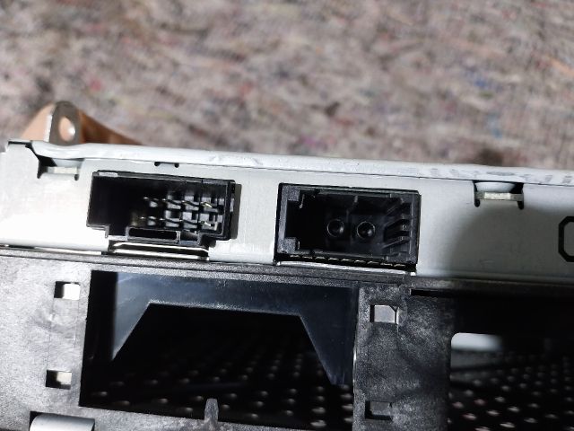 bontott AUDI A5 Rádió Zavarszűrő