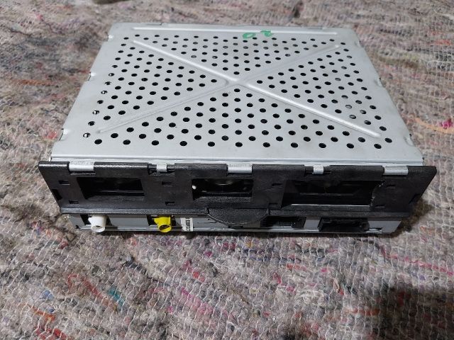 bontott AUDI A5 Rádió Zavarszűrő