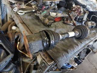 bontott AUDI A5 Bal Féltengely