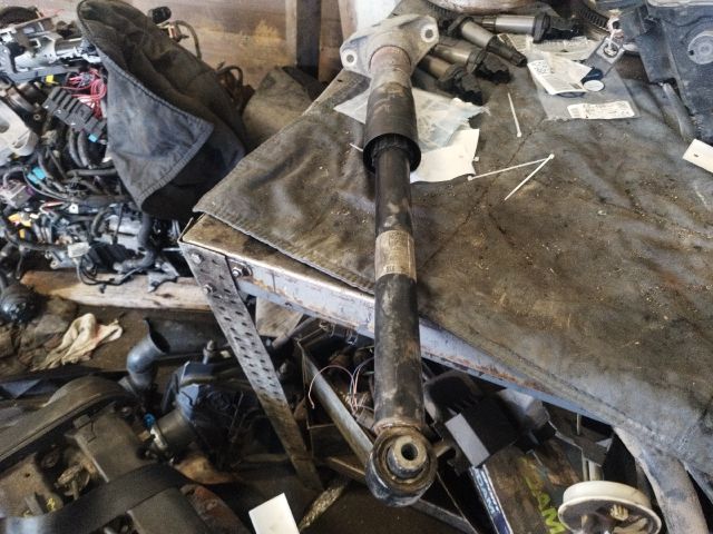 bontott AUDI A5 Jobb hátsó Lengéscsillapító