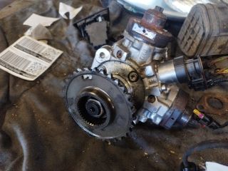 bontott AUDI A5 Nagynyomású Szivattyú