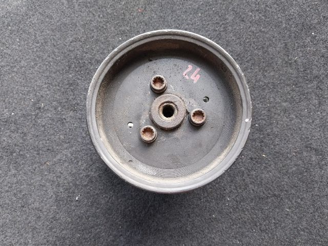 bontott AUDI A5 Szervó Szivattyú Szíjtárcsa