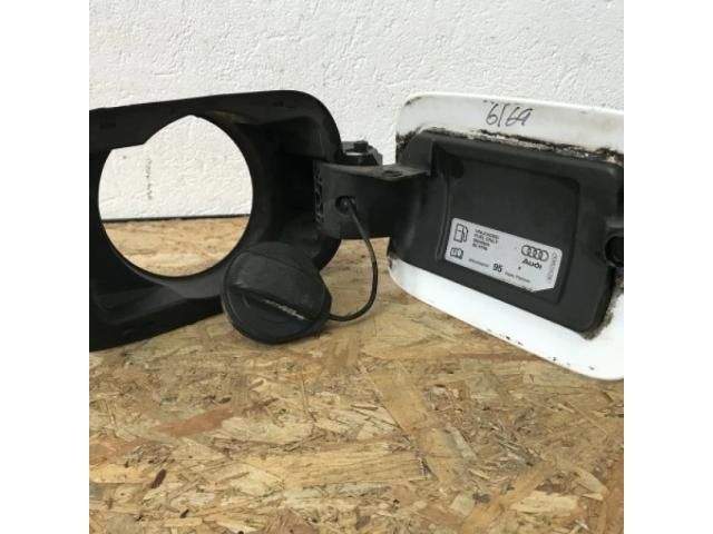 bontott AUDI A5 Tankajtó