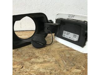 bontott AUDI A5 Tankajtó