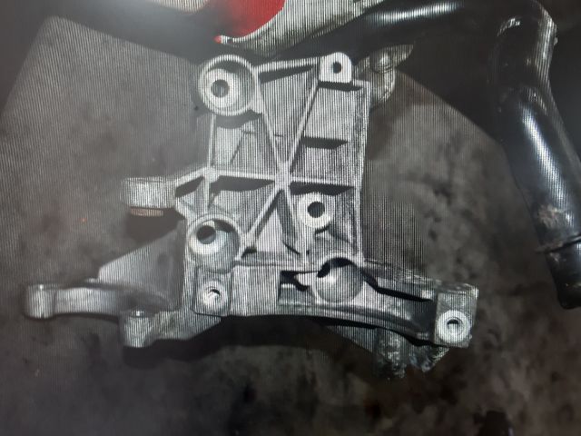 bontott AUDI A5 Tartó Bak