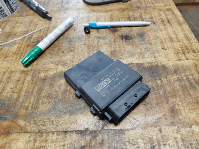 bontott AUDI A5 Üzemanyag Befecskendező Vezérlő