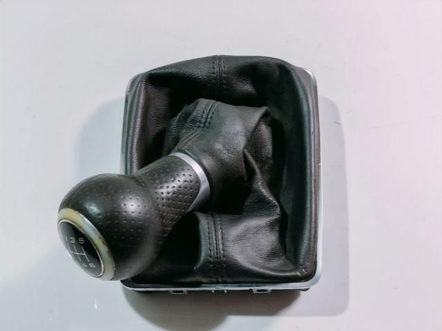 bontott AUDI A5 Váltógomb