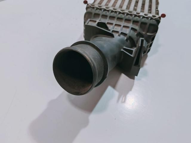 bontott AUDI A5 Vízhűtő Radiátor Tartó