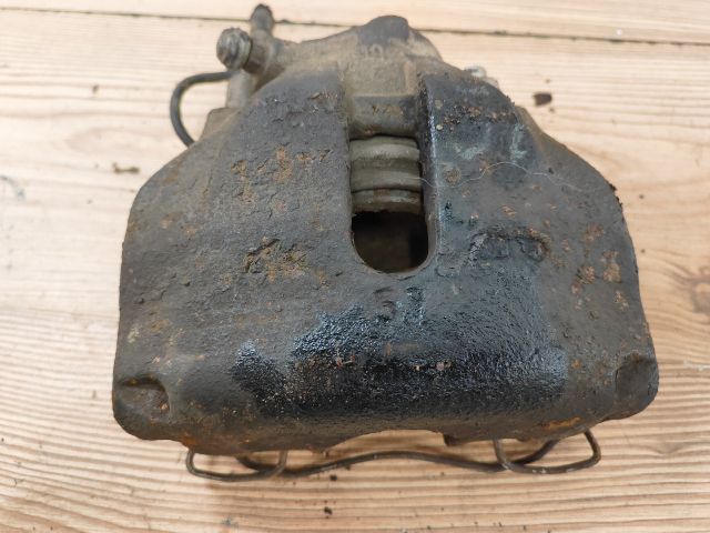 bontott AUDI A6 C4 Jobb első Féknyereg Munkahengerrel