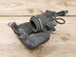 bontott AUDI A6 C4 Jobb első Féknyereg Munkahengerrel