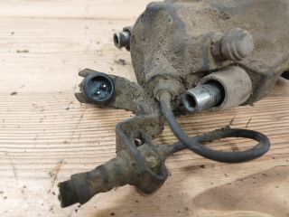 bontott AUDI A6 C4 Jobb első Féknyereg Munkahengerrel