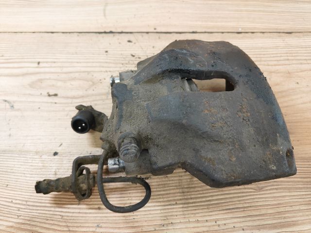 bontott AUDI A6 C4 Jobb első Féknyereg Munkahengerrel