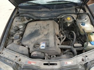 bontott AUDI A6 C4 Motor (Fűzött blokk hengerfejjel)