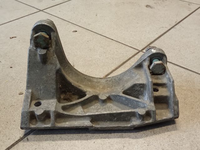 bontott AUDI A6 C4 Motor Tartó Bak (Pozíciófüggetlen)