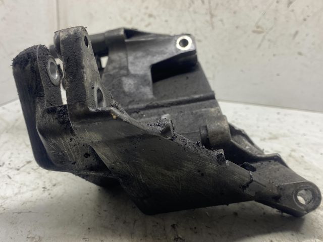 bontott AUDI A6 C4 Szervó Tartó Bak (Magában)