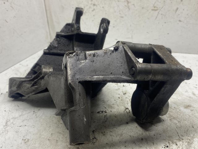 bontott AUDI A6 C4 Szervó Tartó Bak (Magában)