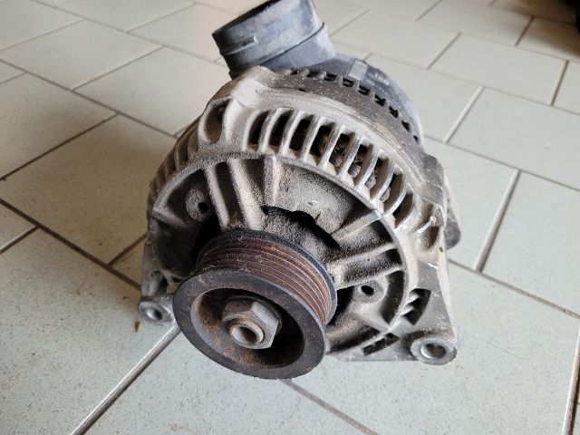 bontott AUDI A6 C4 Generátor