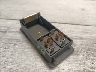 bontott AUDI A6 C4 Ablakemelő Kapcsoló Négyes / Kettes