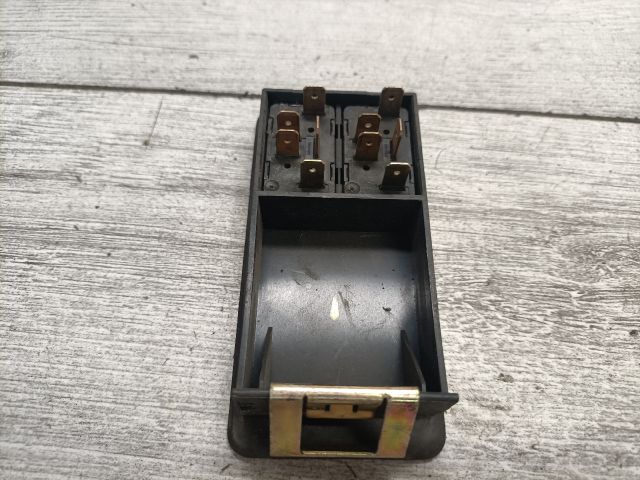 bontott AUDI A6 C4 Ablakemelő Kapcsoló Négyes / Kettes