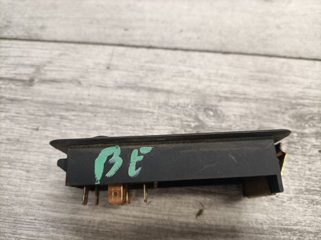 bontott AUDI A6 C4 Ablakemelő Kapcsoló Négyes / Kettes