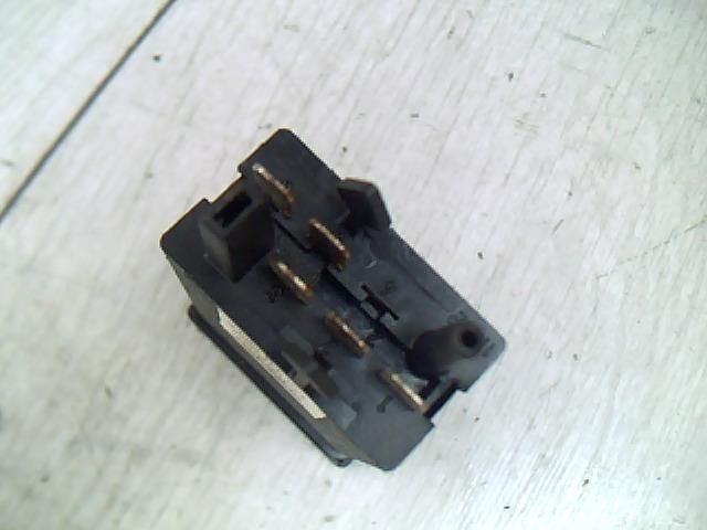 bontott AUDI A6 C4 Ablakfűtés Kapcsoló