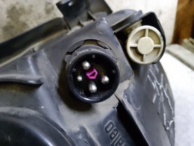 bontott AUDI A6 C4 Bal Fényszóró