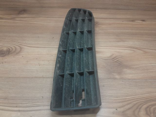 bontott AUDI A6 C4 Első Lökhárító Bal Díszrács