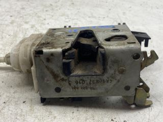 bontott AUDI A6 C4 Jobb első Ajtózár